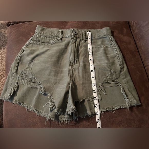 American Eagle Highest rise mom shorts - Picture 1 of 5